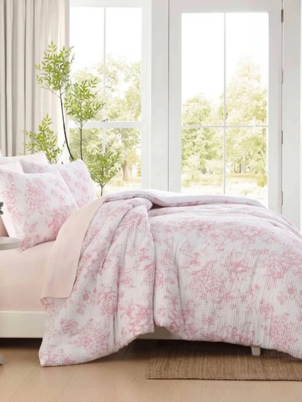 Laura Ashley Delphine Soft Feminine Pink Full/Queen Comforter Sham Set ~ NEW